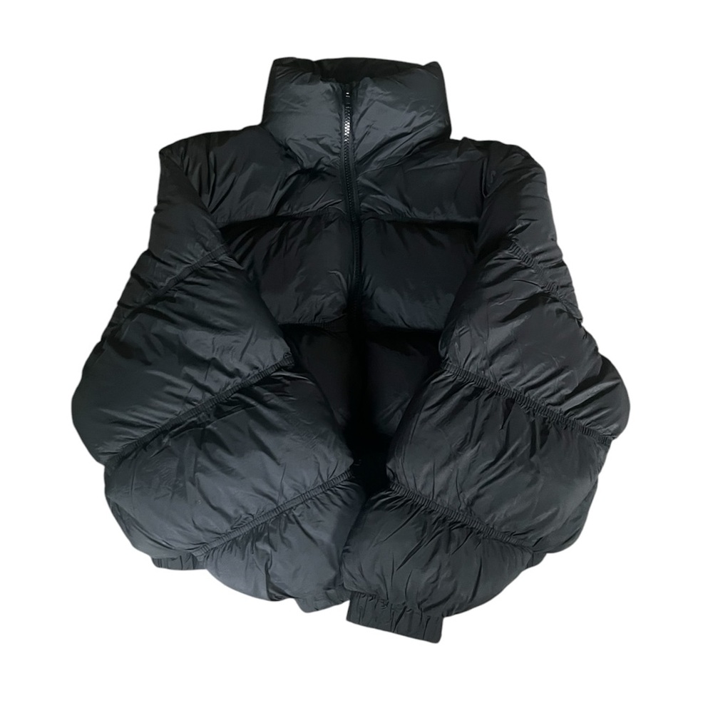 Women’s Black Puffer Jacket. Size S